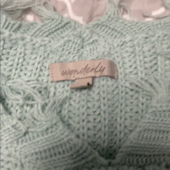 Sweater and scarf - Picture 3 of 3